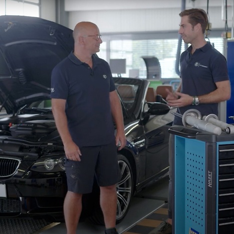 Philipp and Mathias presenting CDC dampers