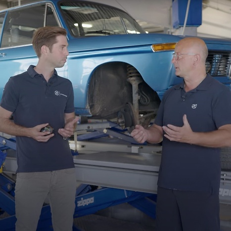 Philipp und Mathias in der Werkstatt