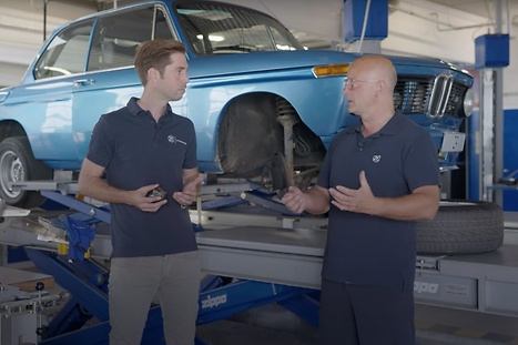 Philipp und Mathias in der Werkstatt