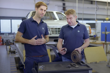 Philipp und Uwe zeigen im mögliche Ursachen für Kupplungsgeräusche