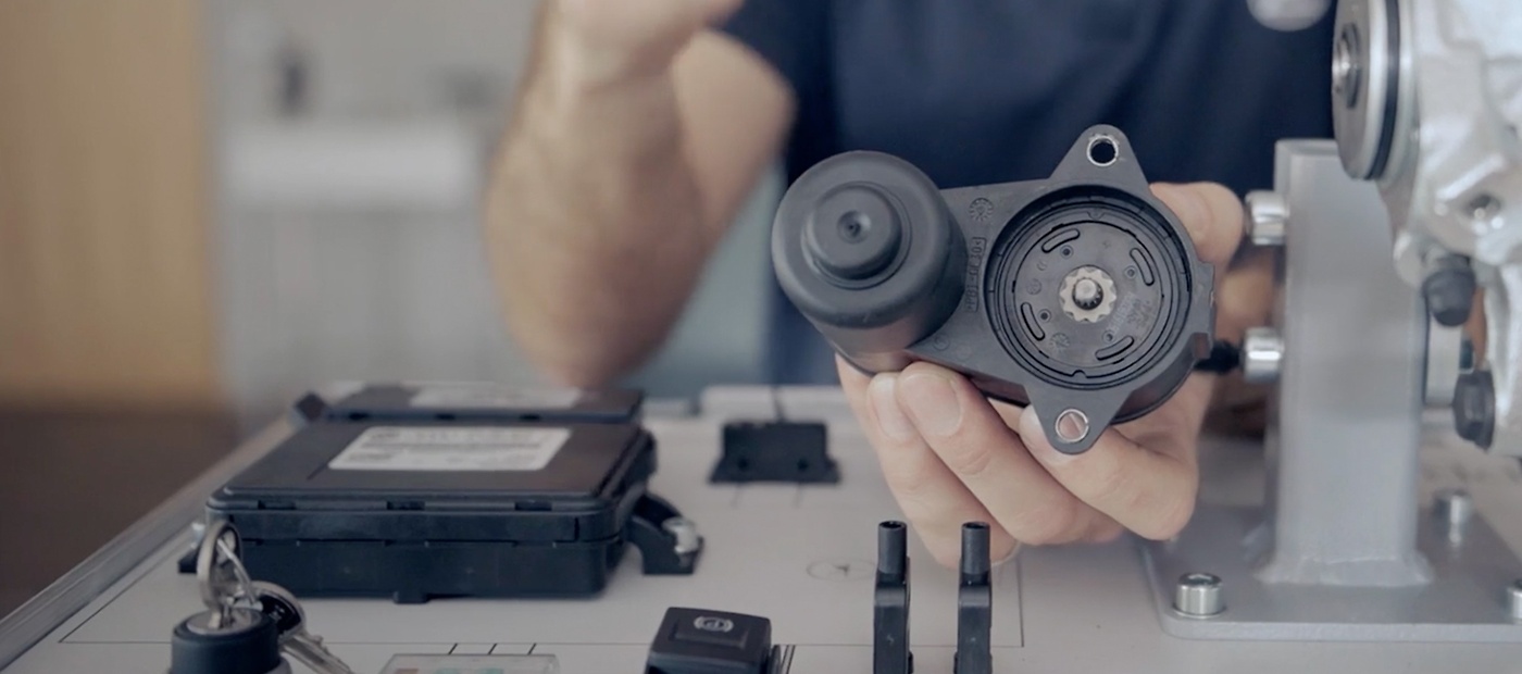 Thumbnail electric parking break