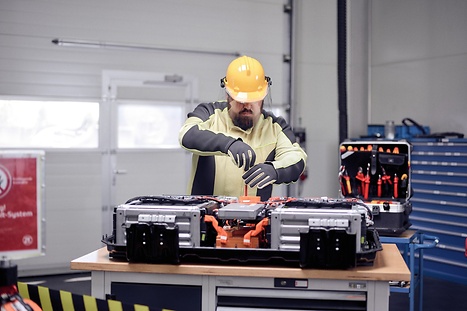 Working with arc protection visor