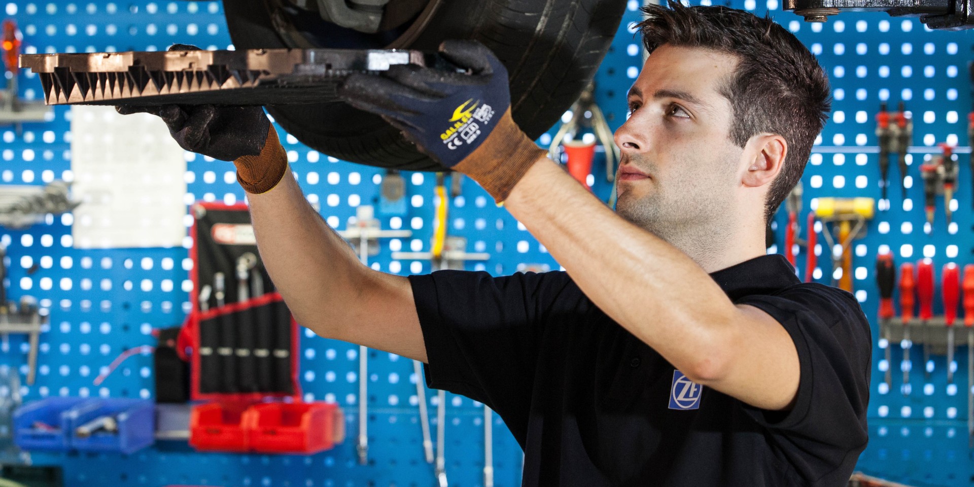 How to change the transmission oil on a passenger car